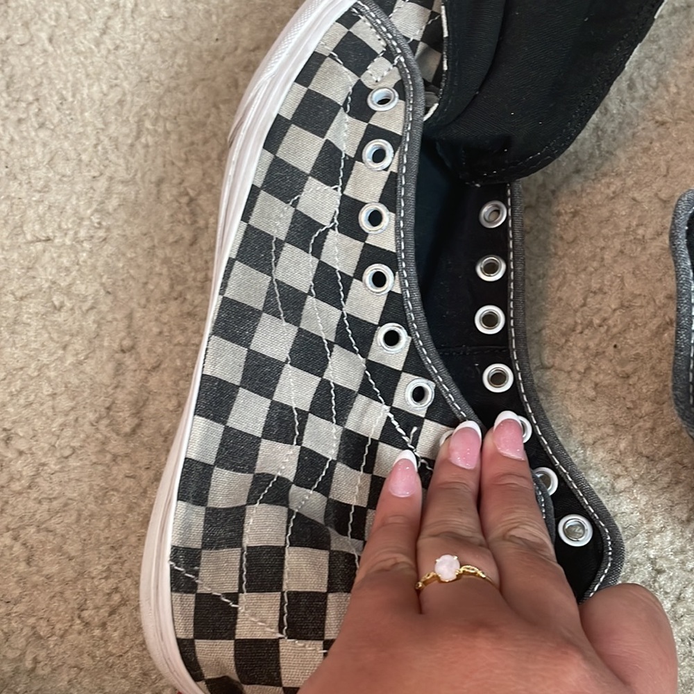 Vans - Picture 5 of 9